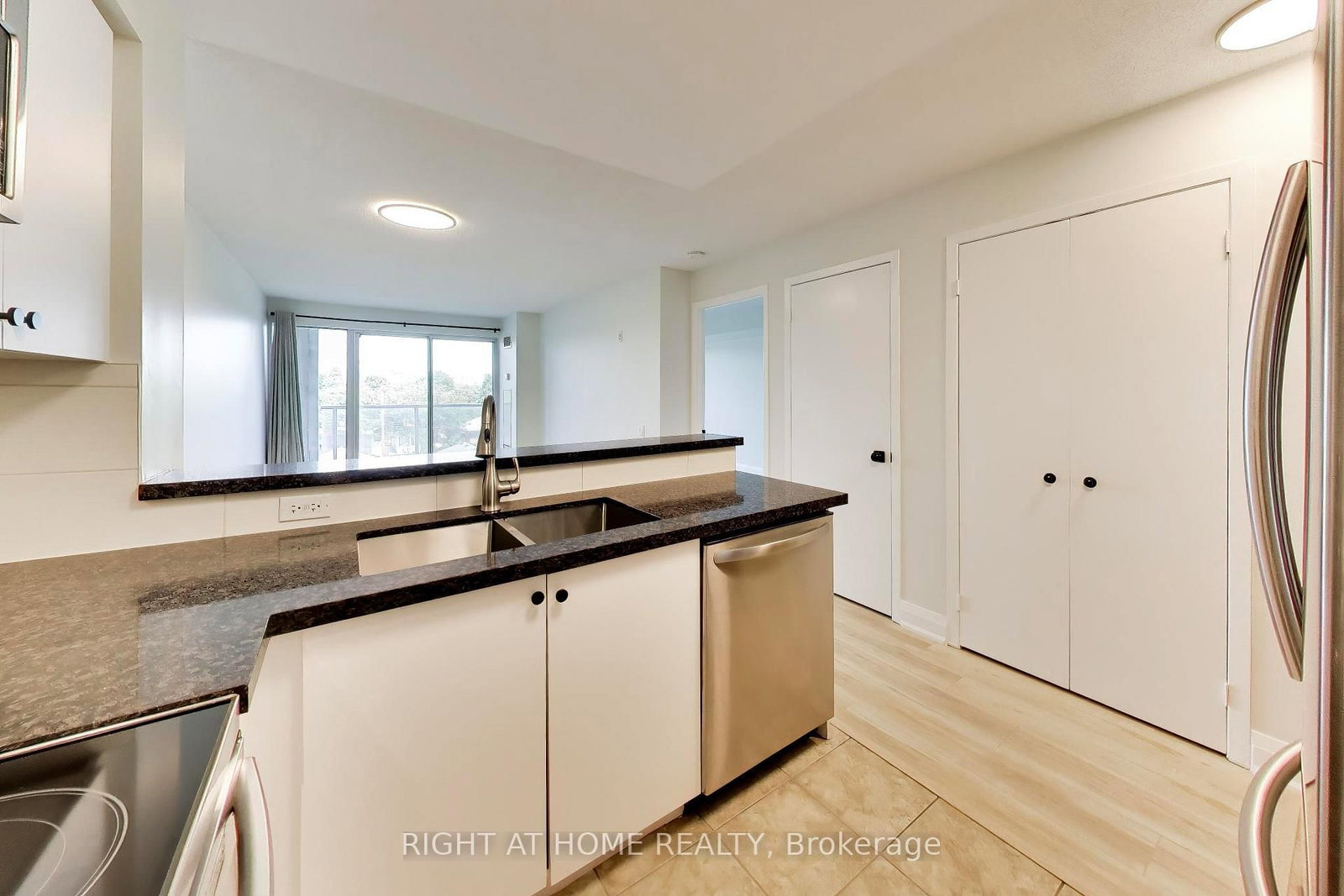 407-1040 The Queensway, Toronto — 17