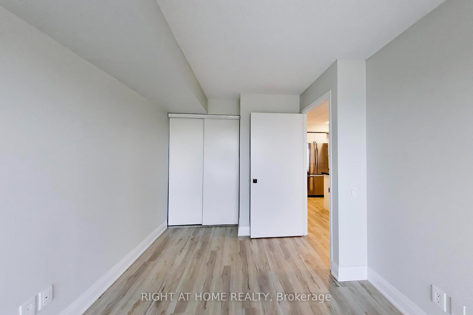 407-1040 The Queensway, Toronto — 24