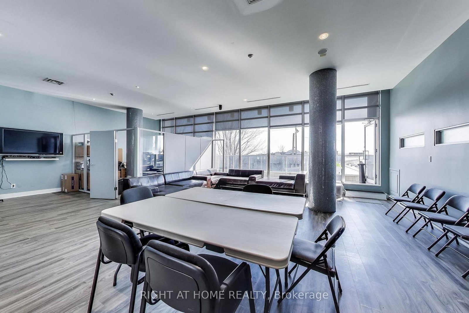 407-1040 The Queensway, Toronto — 32