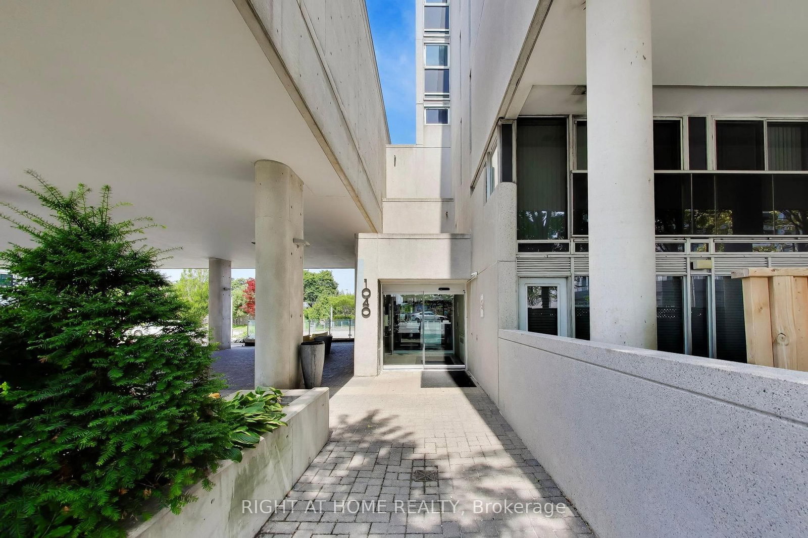 407-1040 The Queensway, Toronto — 6