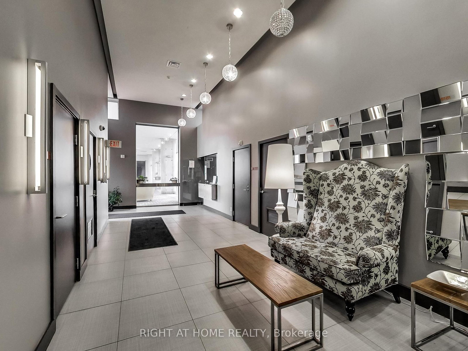 407-1040 The Queensway, Toronto — 9