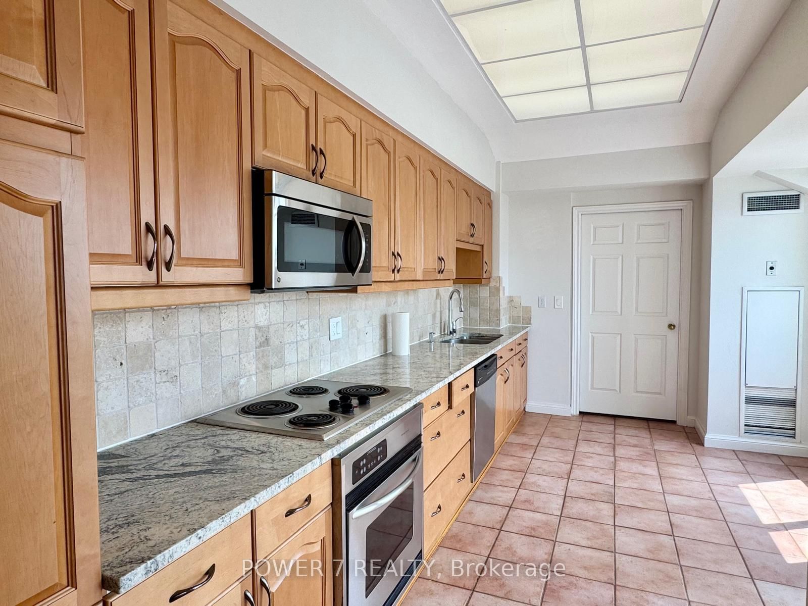 PH304-101 Subway Cres, Toronto — 13