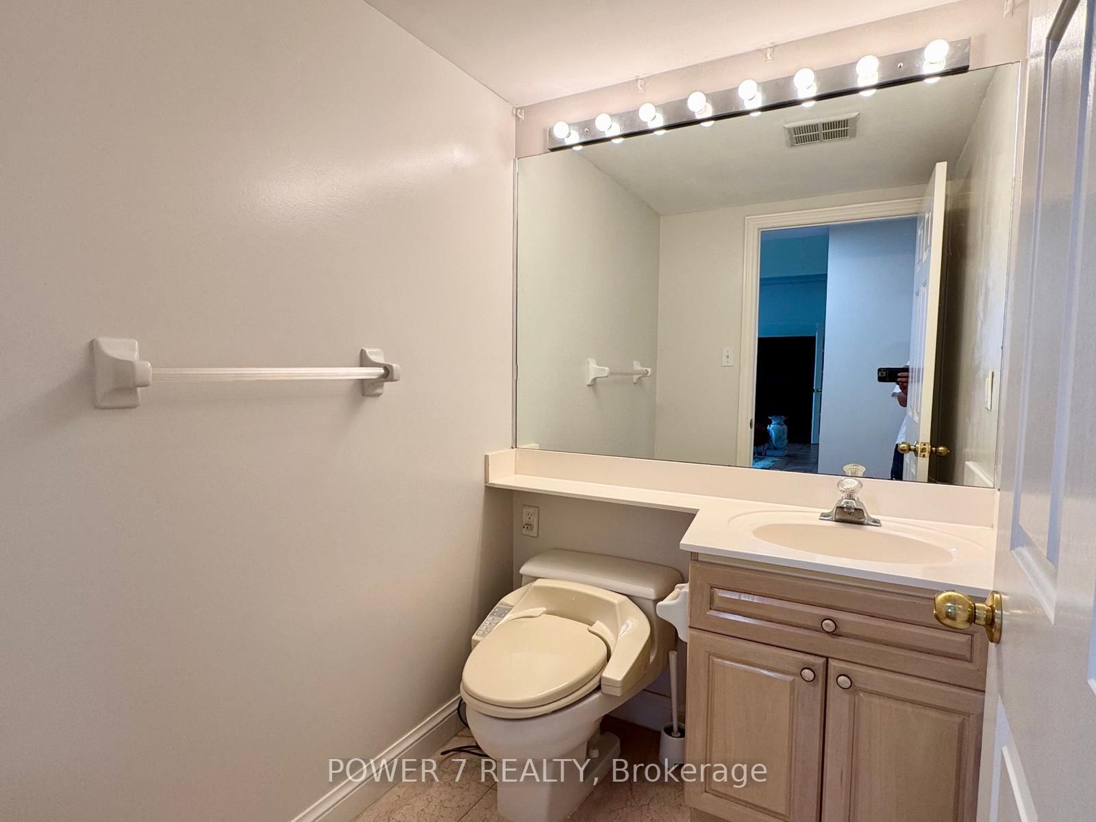 PH304-101 Subway Cres, Toronto — 20