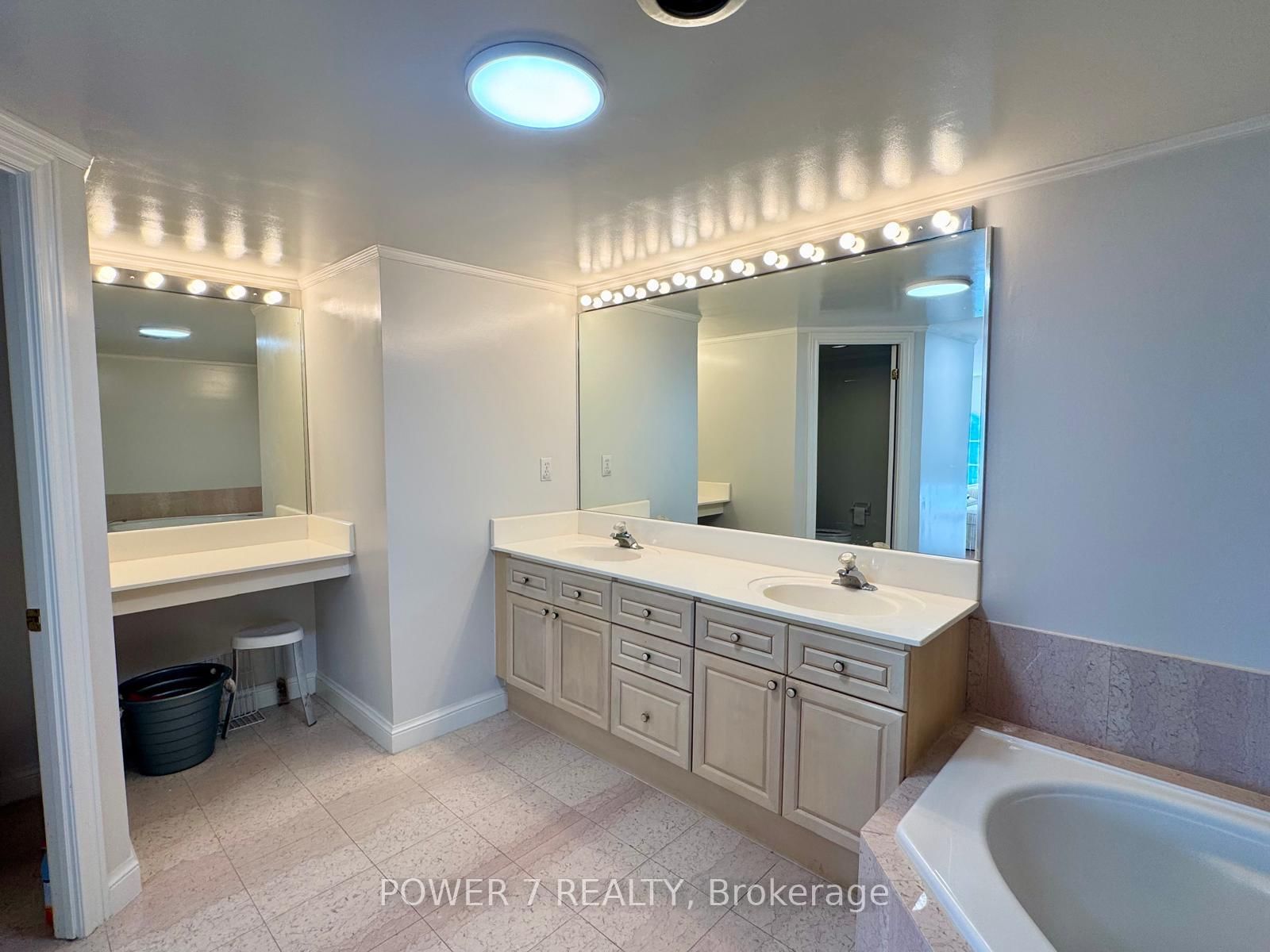 PH304-101 Subway Cres, Toronto — 25