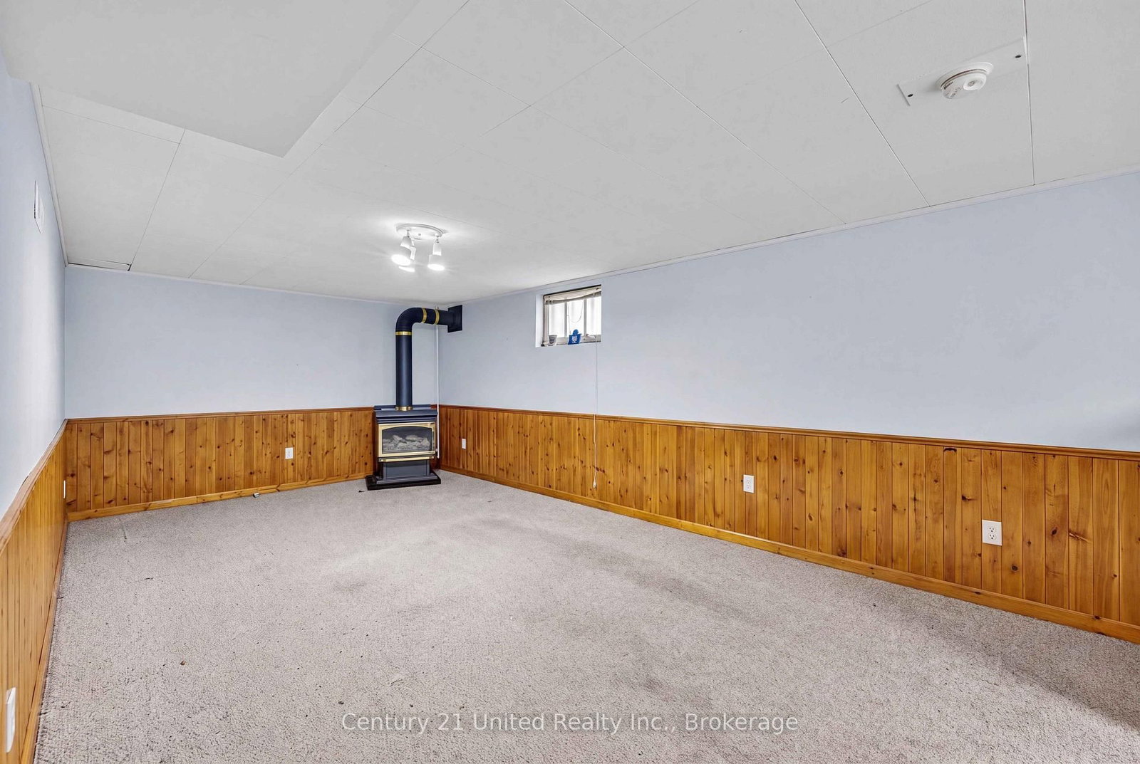 377 Chesterfield Ave, Peterborough — 18