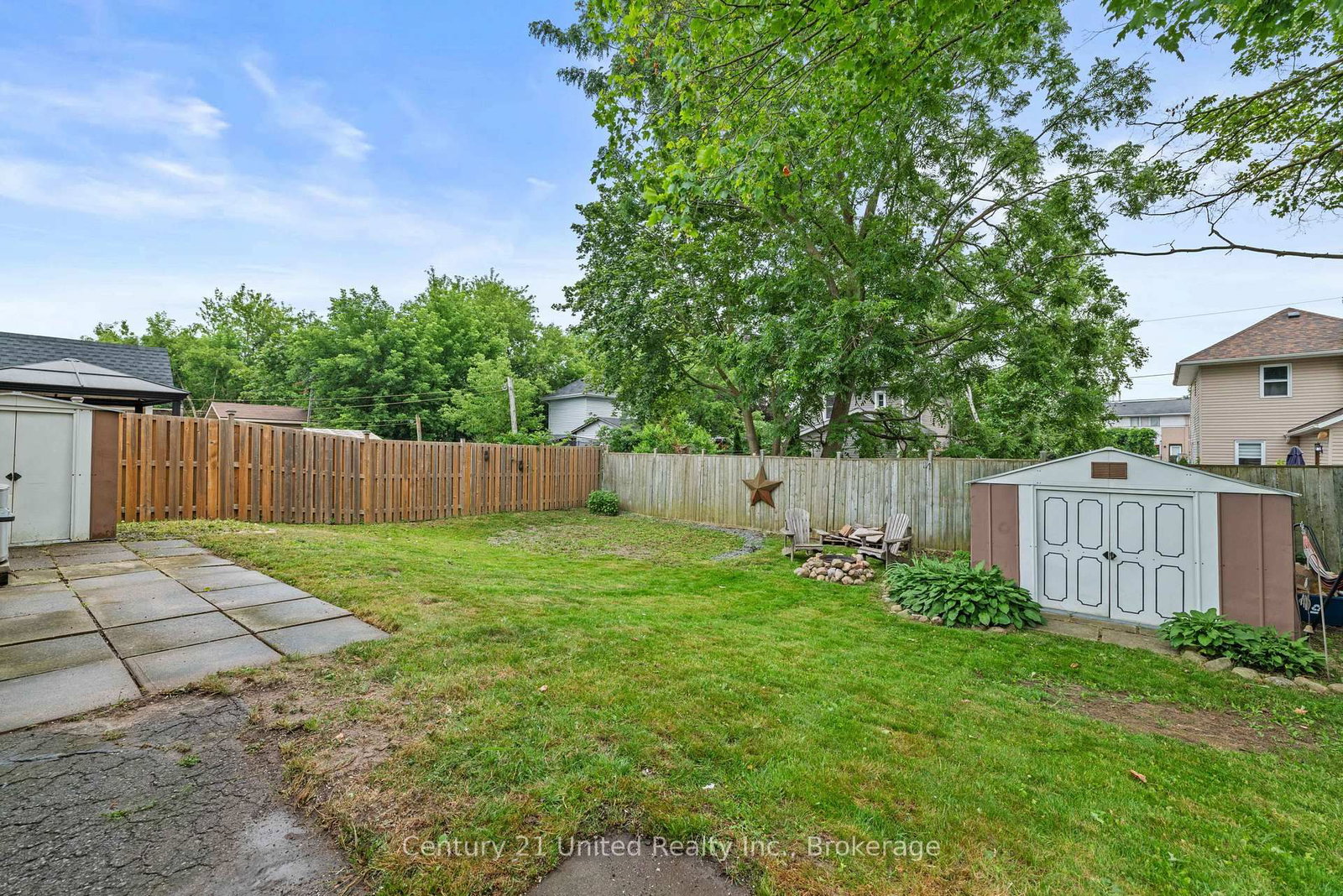 377 Chesterfield Ave, Peterborough — 23