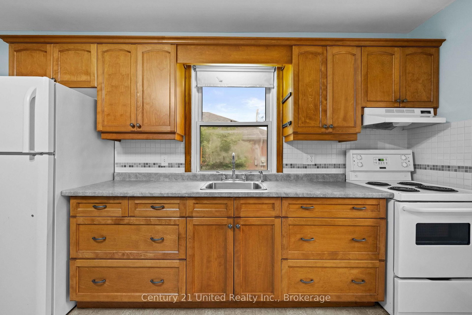 377 Chesterfield Ave, Peterborough — 8